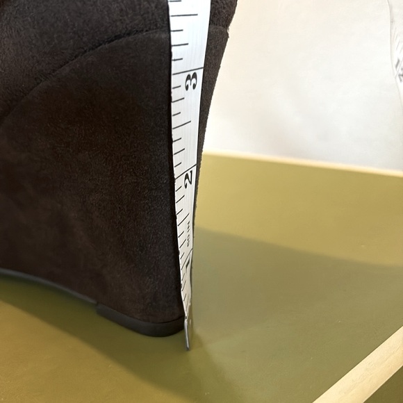 NIB [Naturalizer] Ella Dark Brown Taupe Suede Side Zip Wedge Heel Shoes Womens 9 - Picture 8 of 11